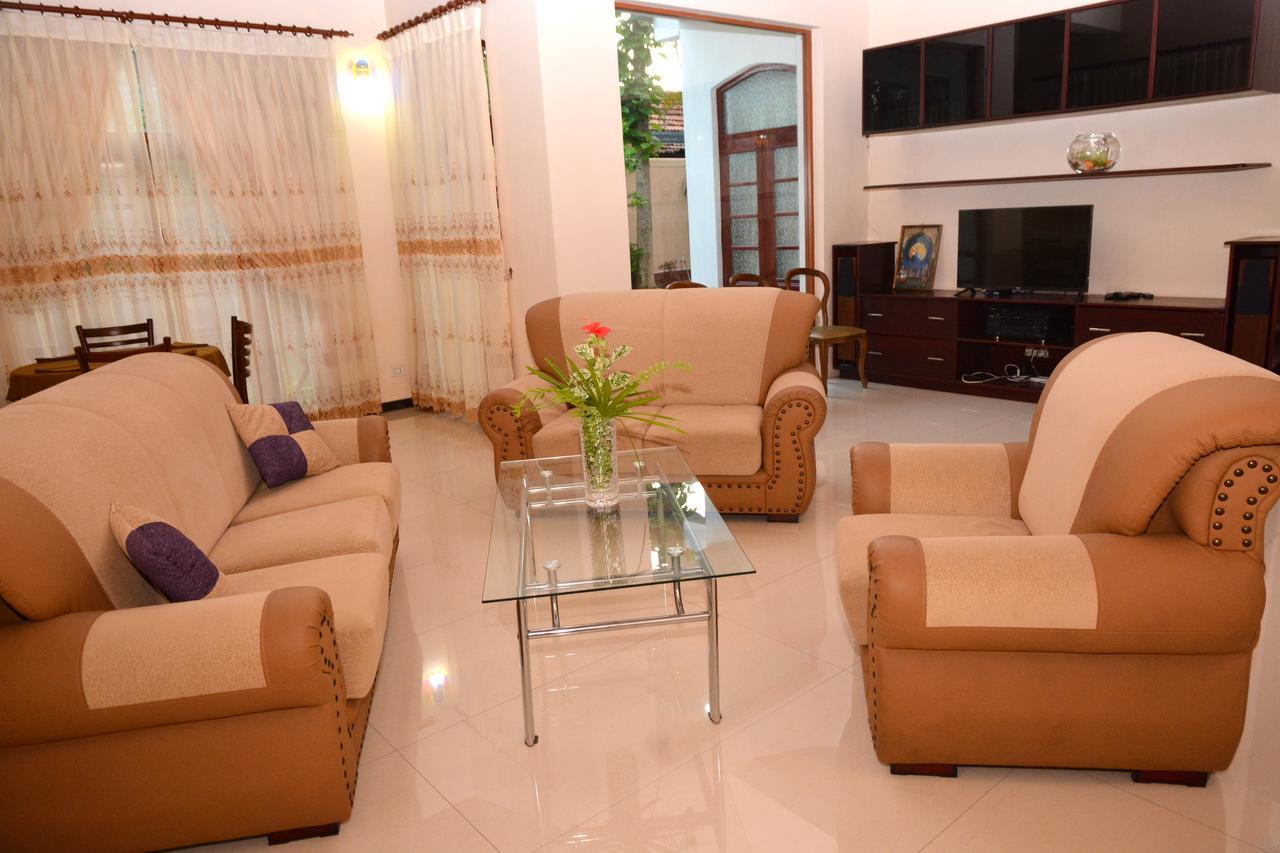 Robi Garden Villa Negombo Exterior foto